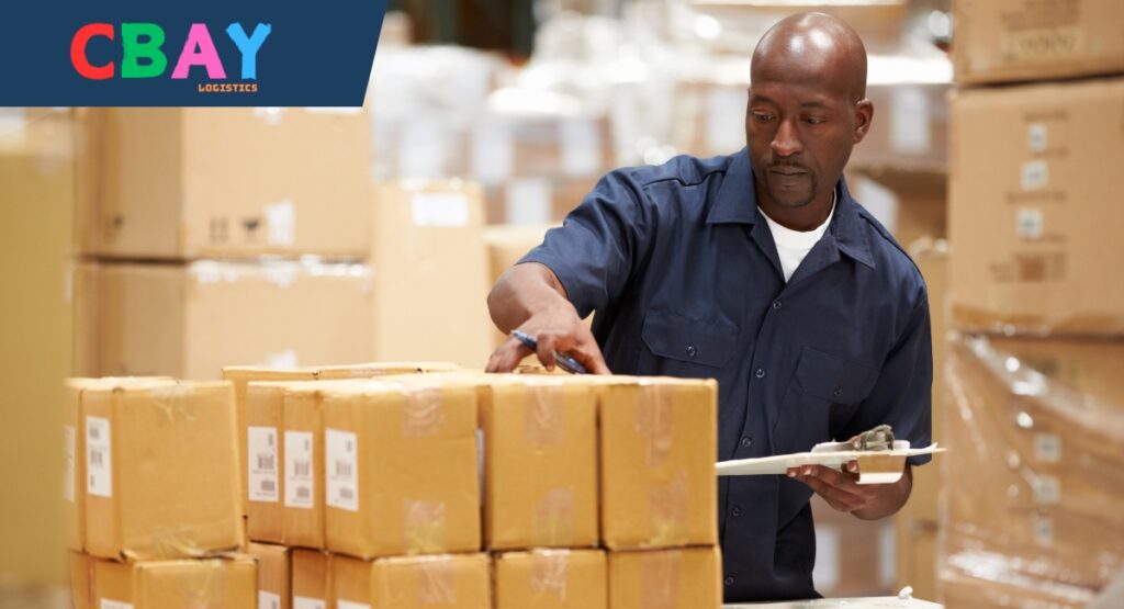 Bên nhận ủy thác hoặc chủ hàng sẽ tiến hành chuẩn bị hàng hóa